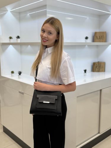 Karina I 5064 fekete logós