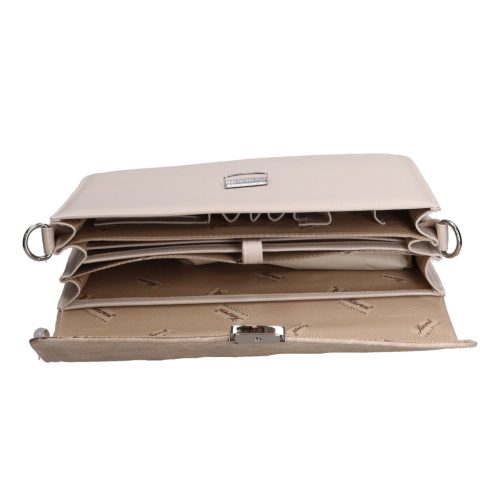 Karina 2005 bézs rózsa