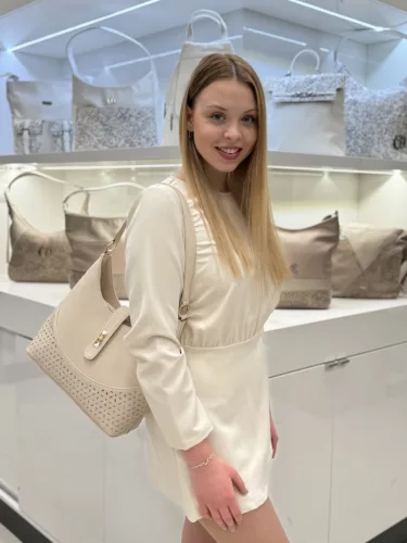 Alicja D 658 drapp virág 