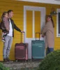 Viia M antrazit bővíthető közepes méretű bőrönd 