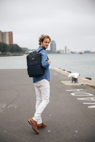 62138 002 Zürich kék fekete